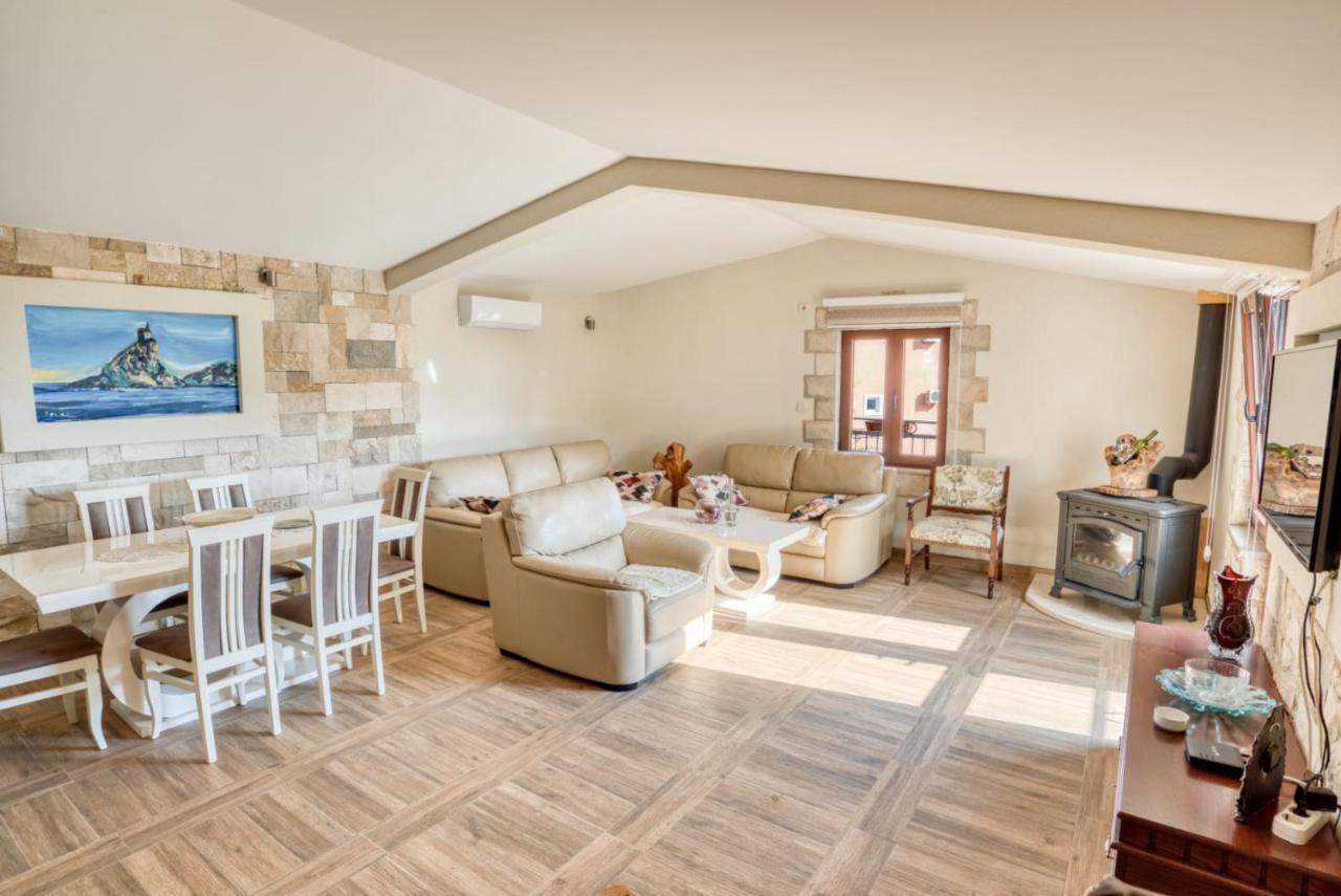 Savovic_Lux Appartement Petrovac Buitenkant foto