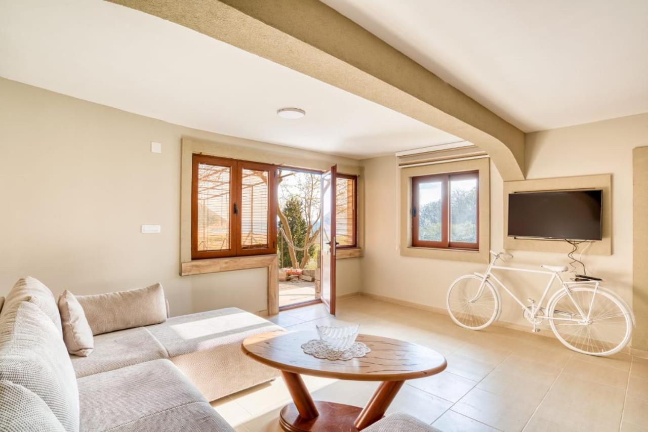 Savovic_Lux Appartement Petrovac Buitenkant foto