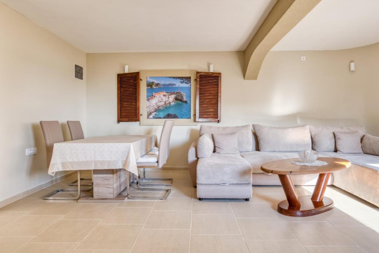 Savovic_Lux Appartement Petrovac Buitenkant foto